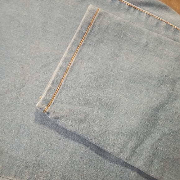 Rachel Roy light wash jeans - Picture 5 of 5